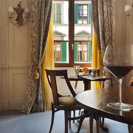 Fh55 Calzaiuoli 4* フィレンツェ